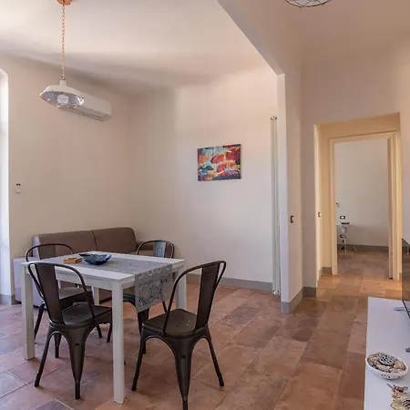 Apartment Trainspotting - 50 Meters From Centrale