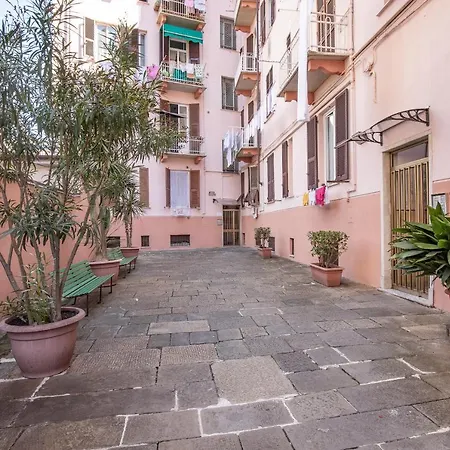 Apartment Trainspotting - 50 Meters From Centrale